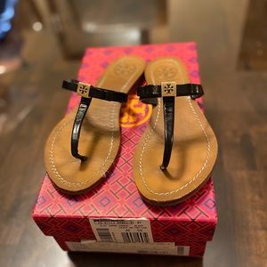 Tory Burch Leighanne Flat Sandal Size 6